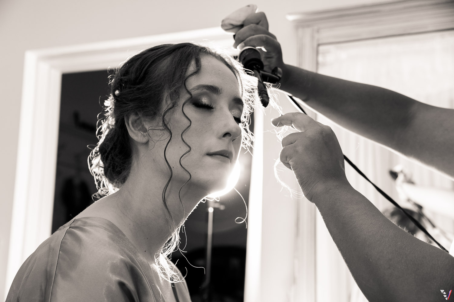 Getting ready bride photography hair style