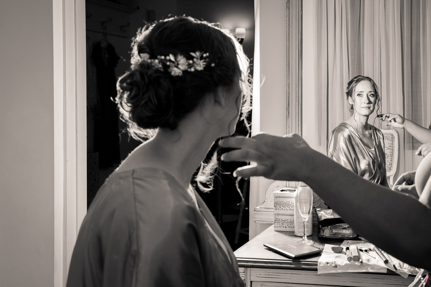 Getting ready bride photography make up