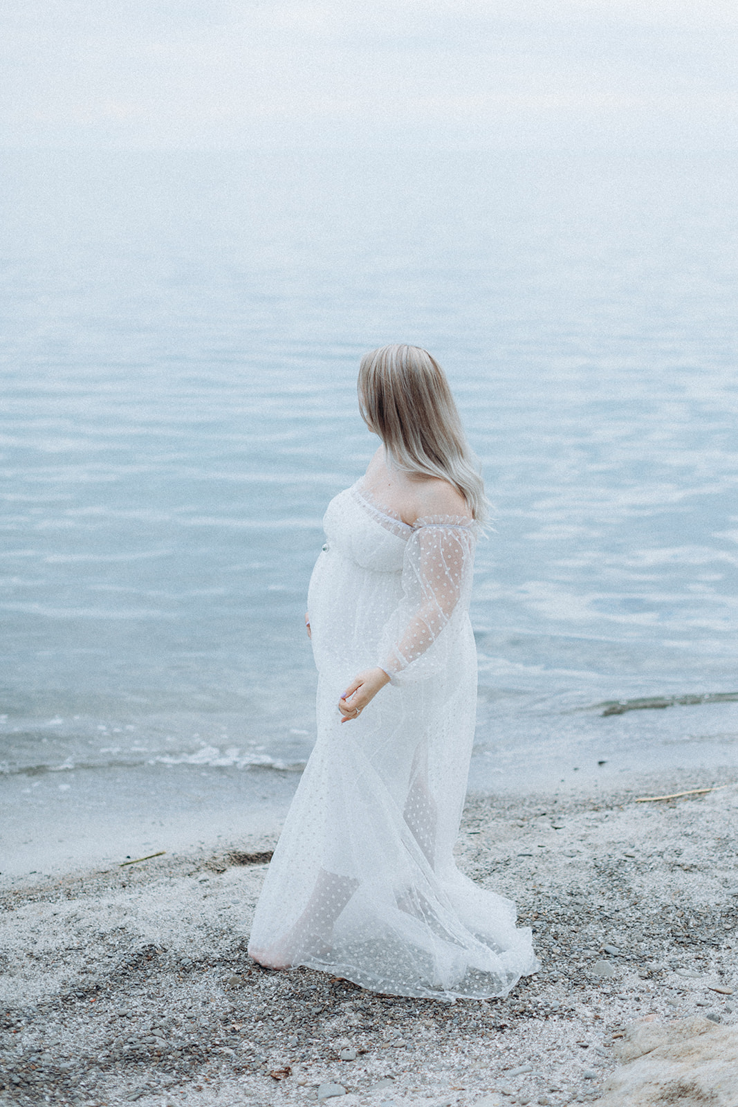 Maternity Session at Cobourg beach
