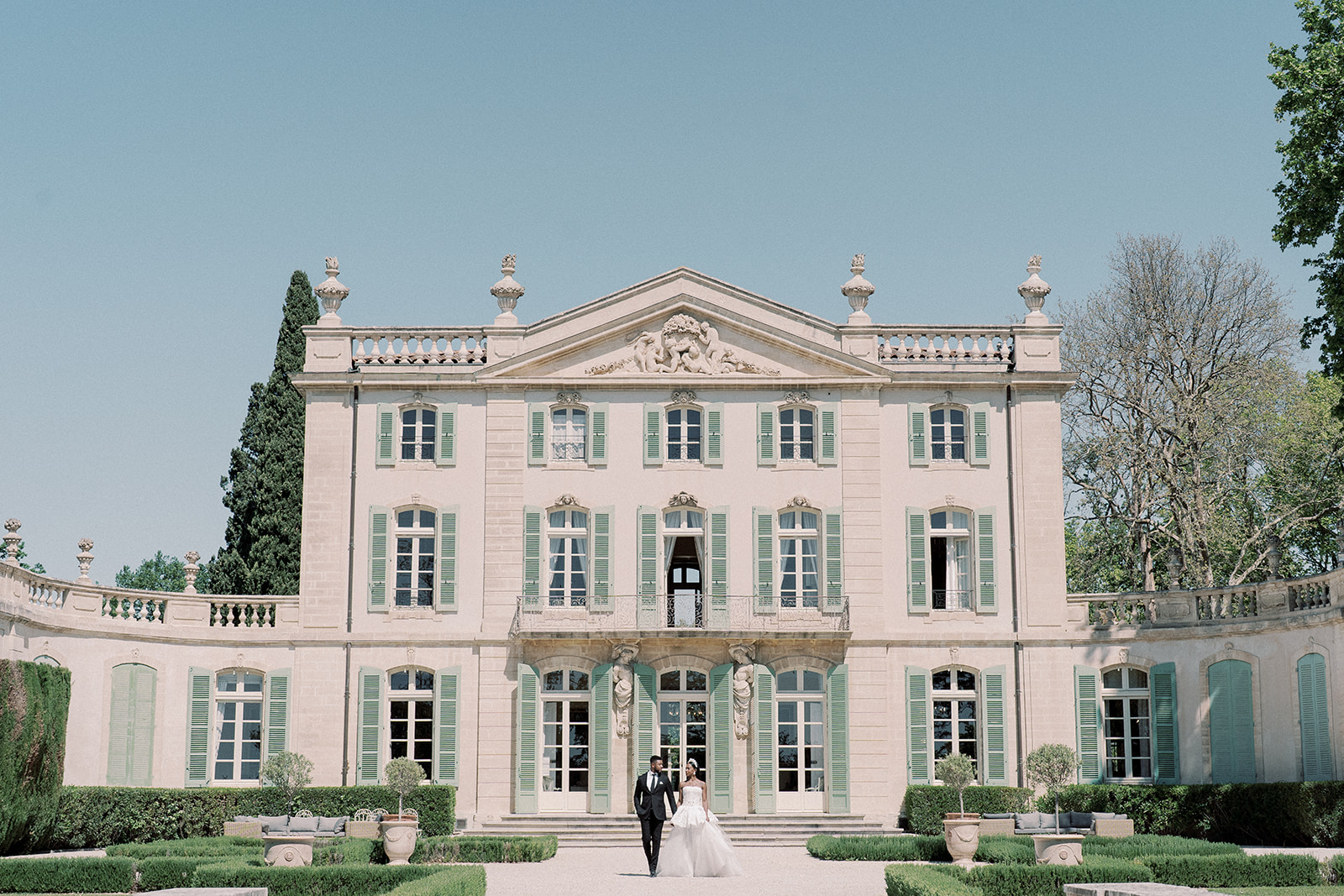 Destination wedding at French Chateau de Tourreau 