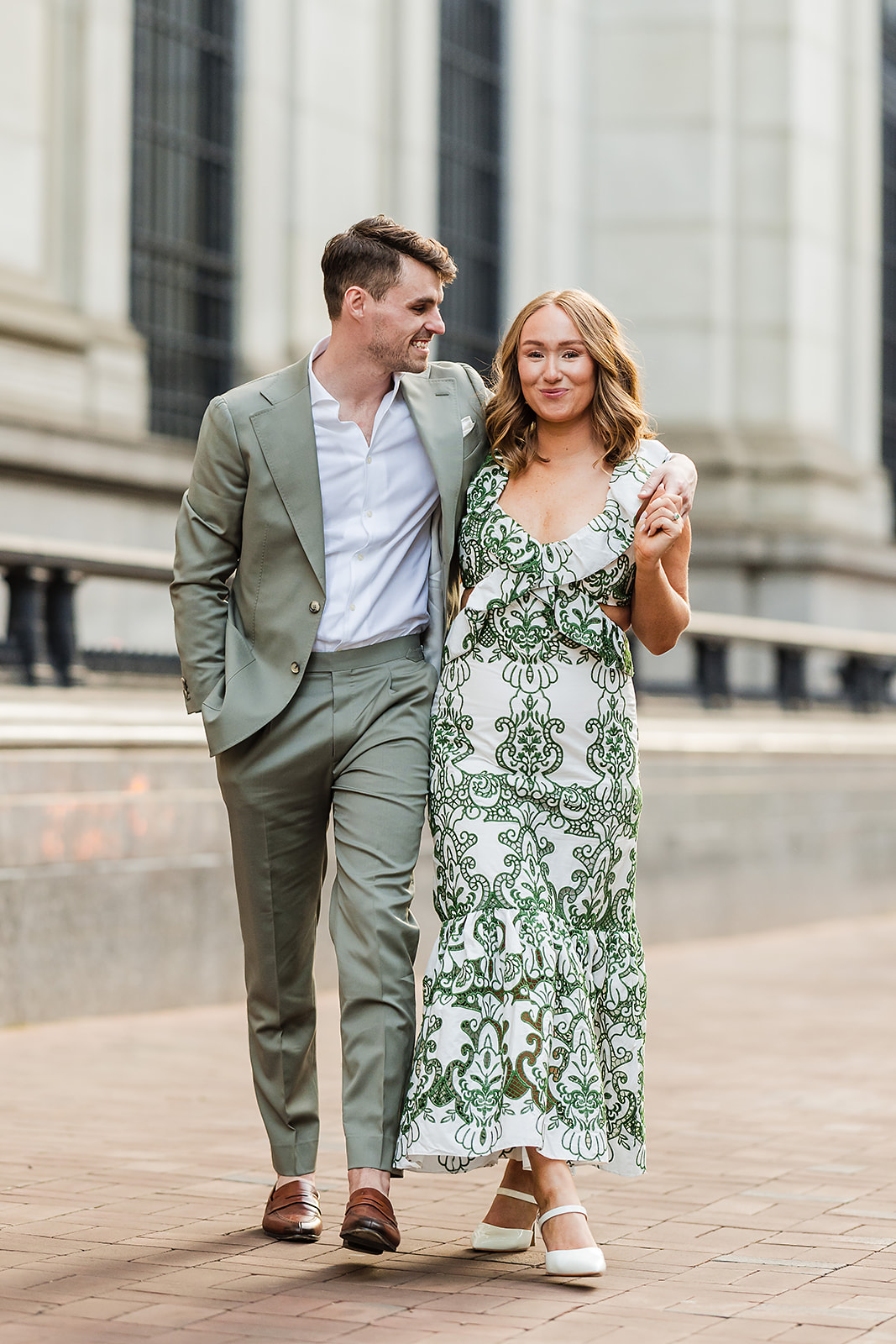 Romantic vibey engagement session photos in Philadelphia center city