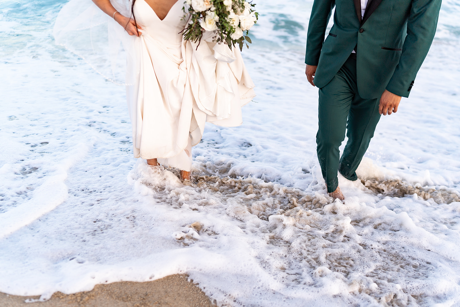 hyatt ziva los cabos wedding bride and groom at the beach