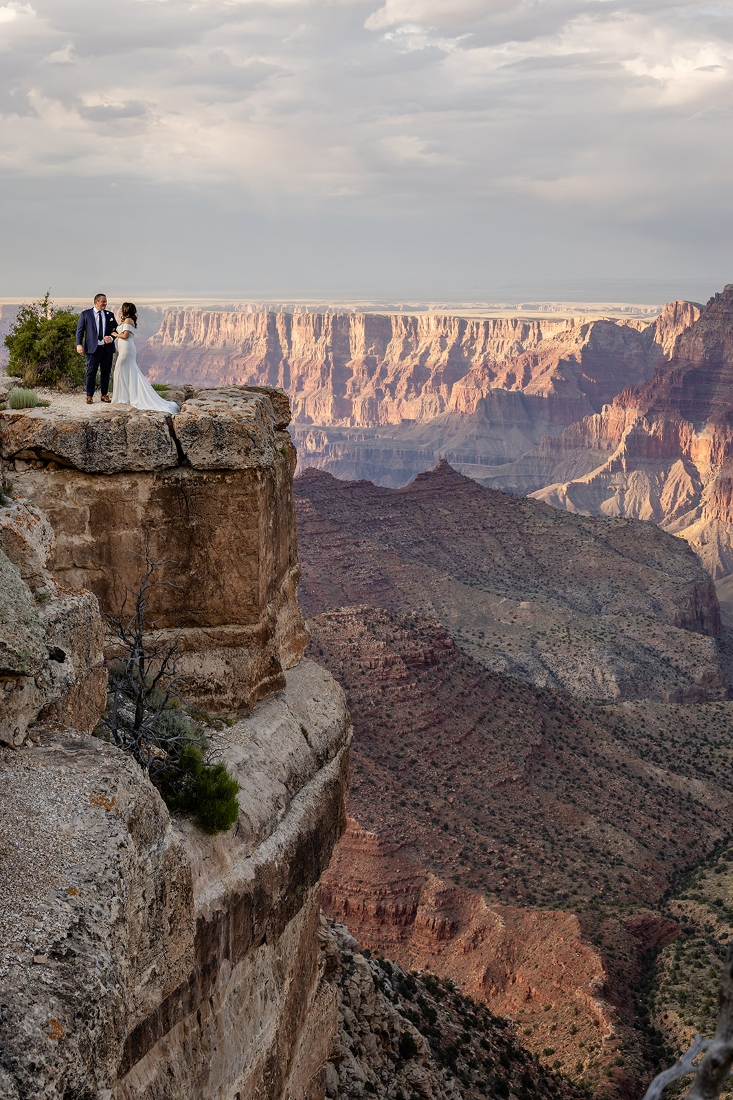 Grand Canyon Luxury elopement wedding photographers