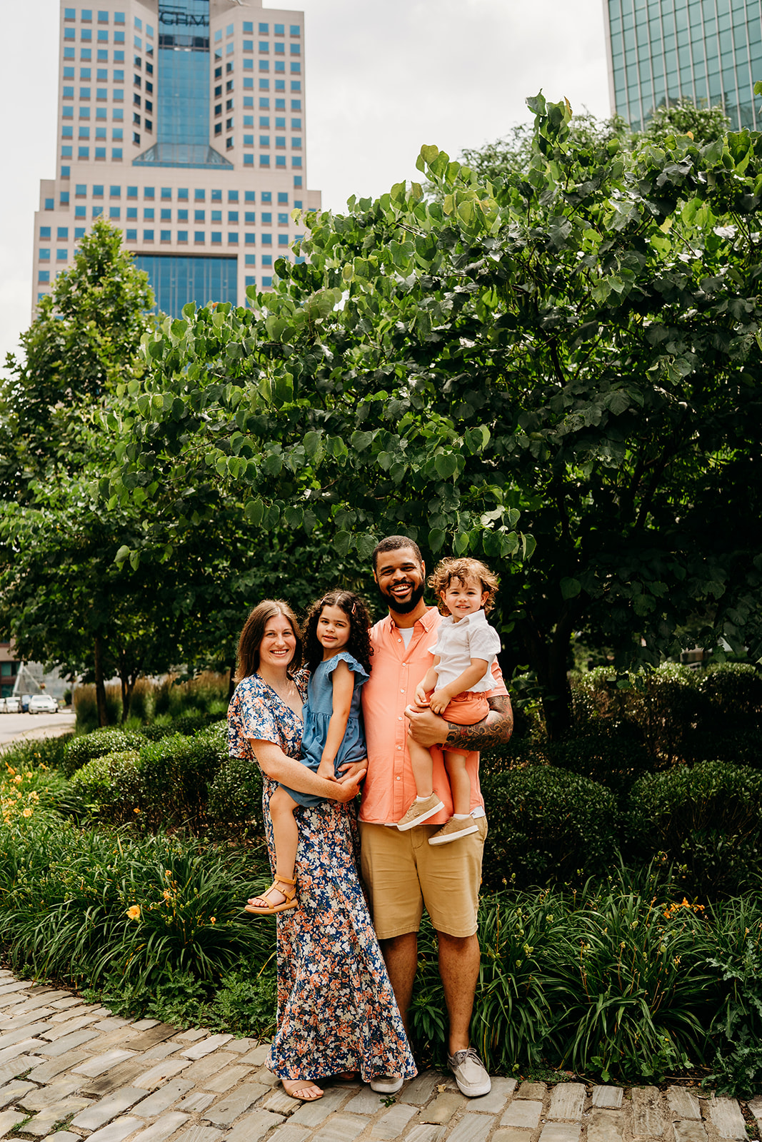Downtown pgh family photoshoot