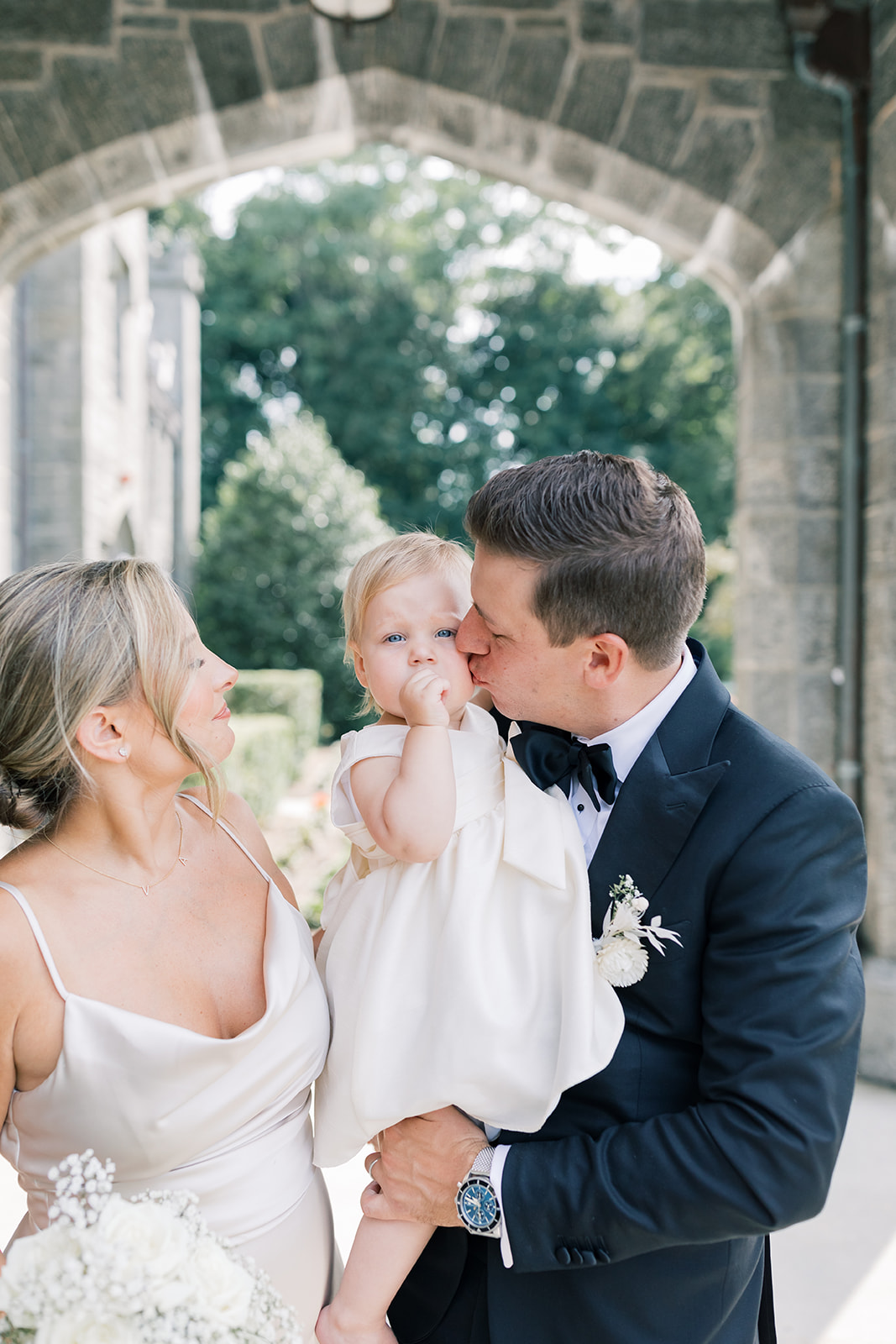 wedding party portraits at whitby castle in rye ny