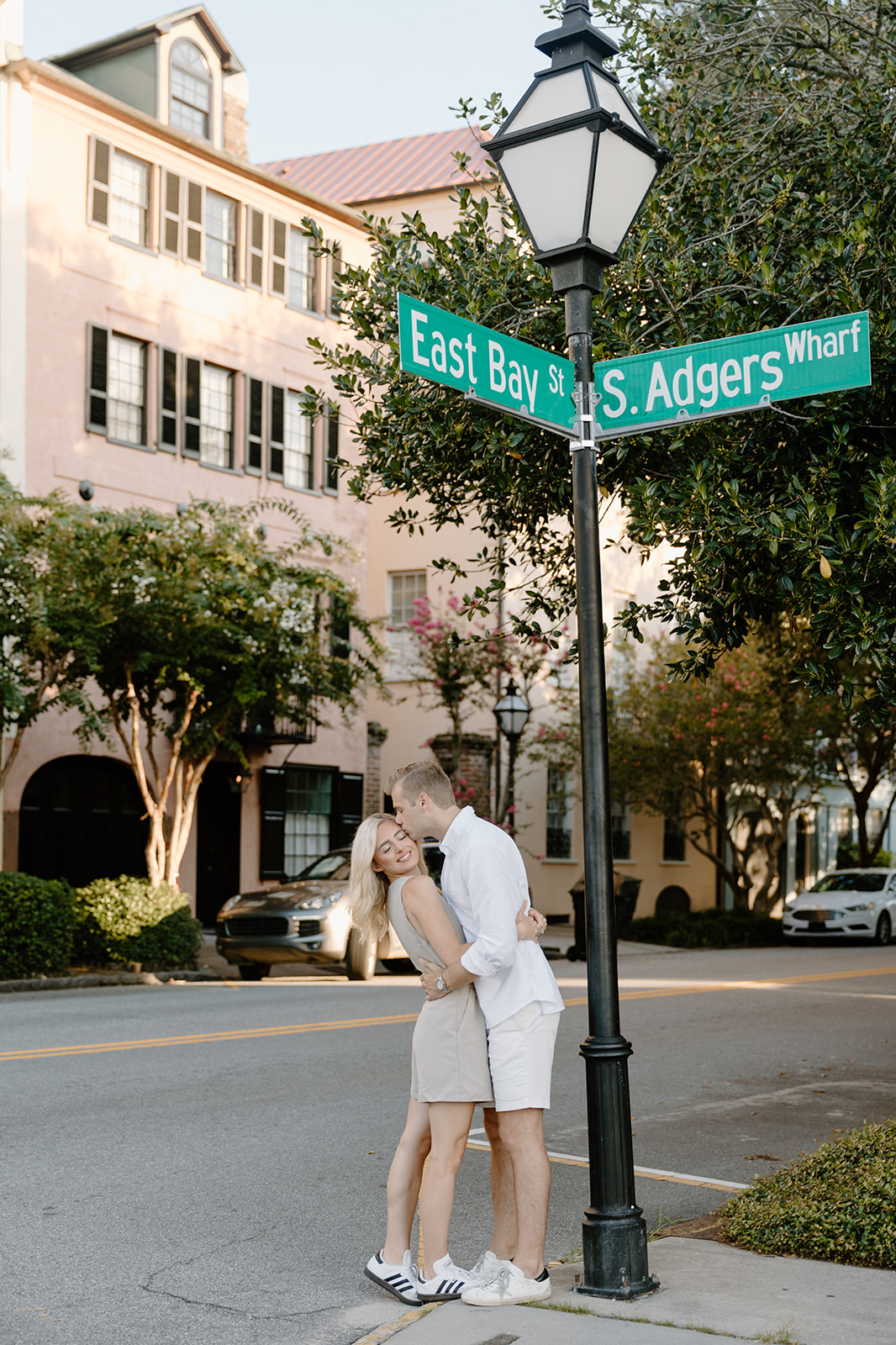 engagement pictures in rainbow row, charleston sc