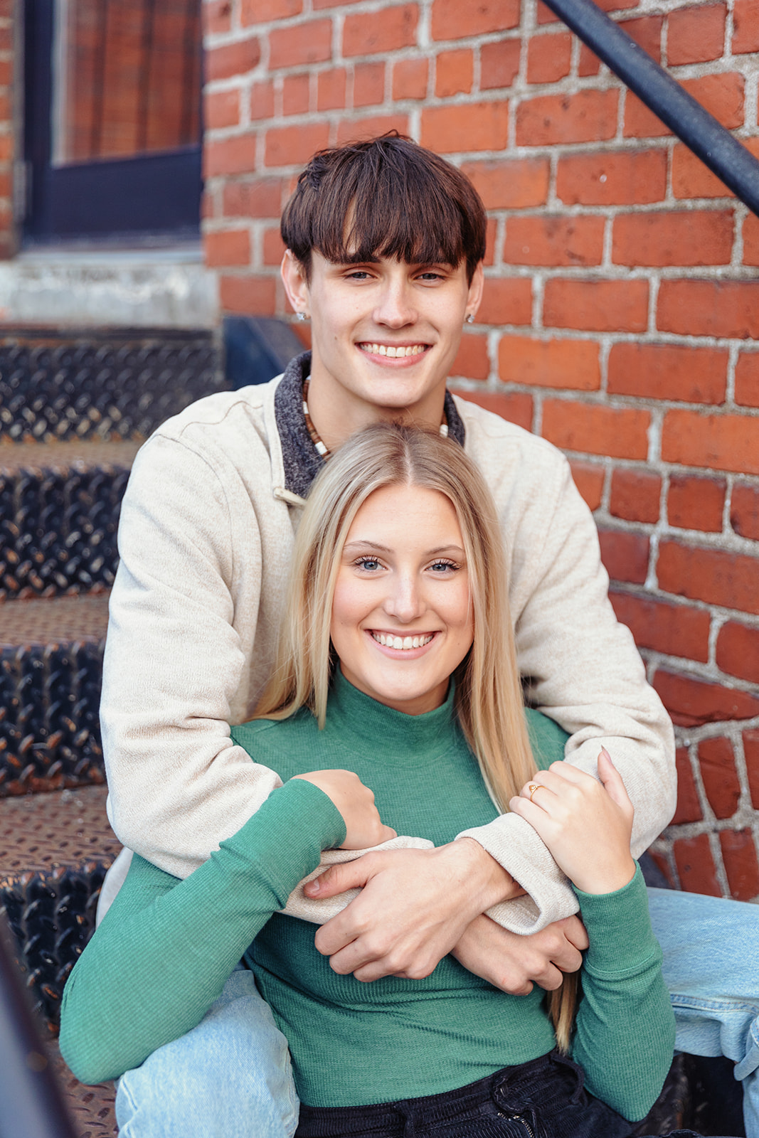 senior photo boyfriend and girlfriend