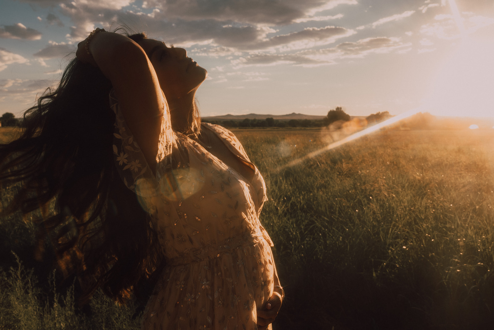 golden hour sunset maternity session in Albuquerque New Mexico 