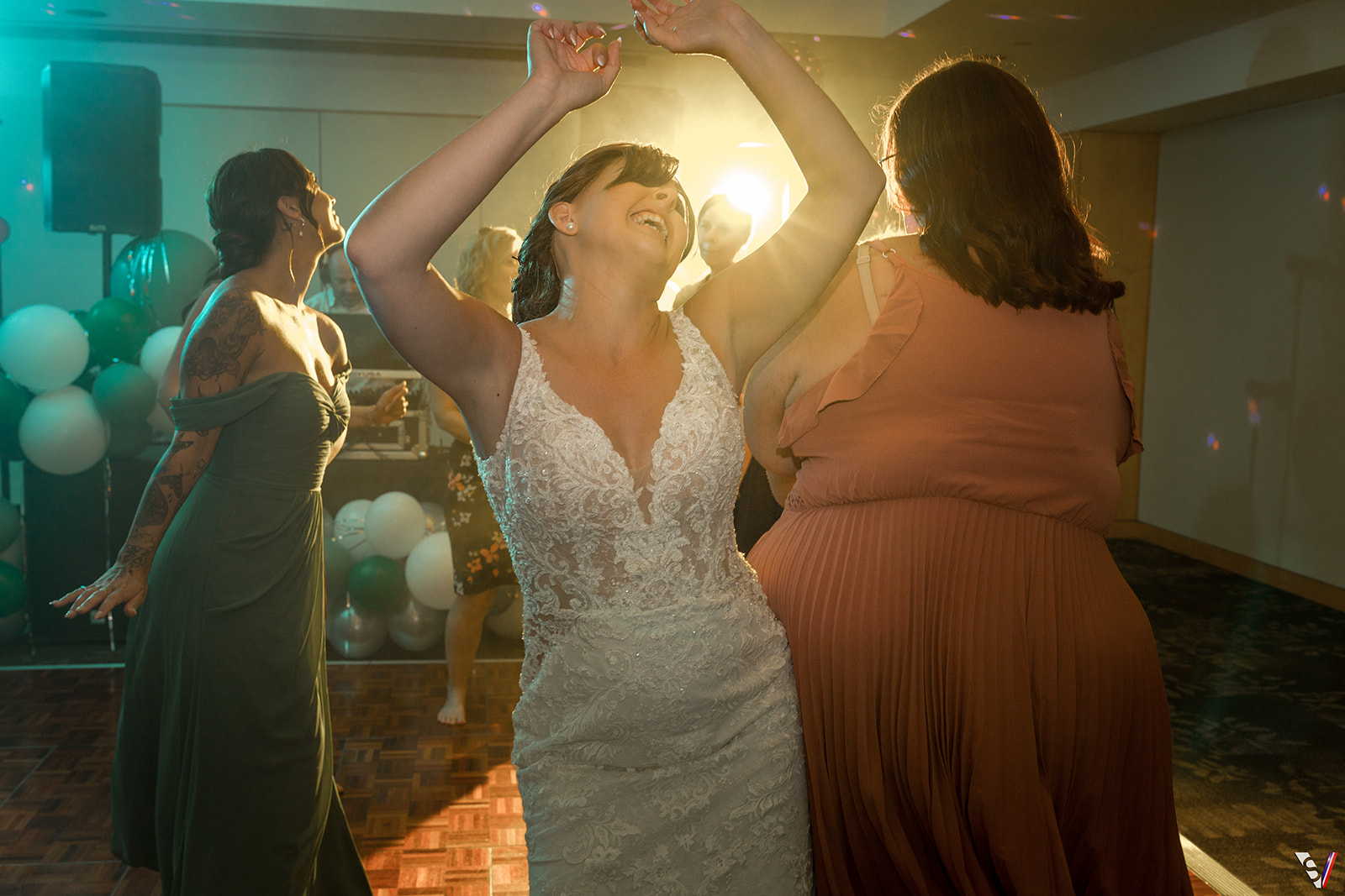 Beyond the Posed Shots: Candid moments to capture at evening weddings.