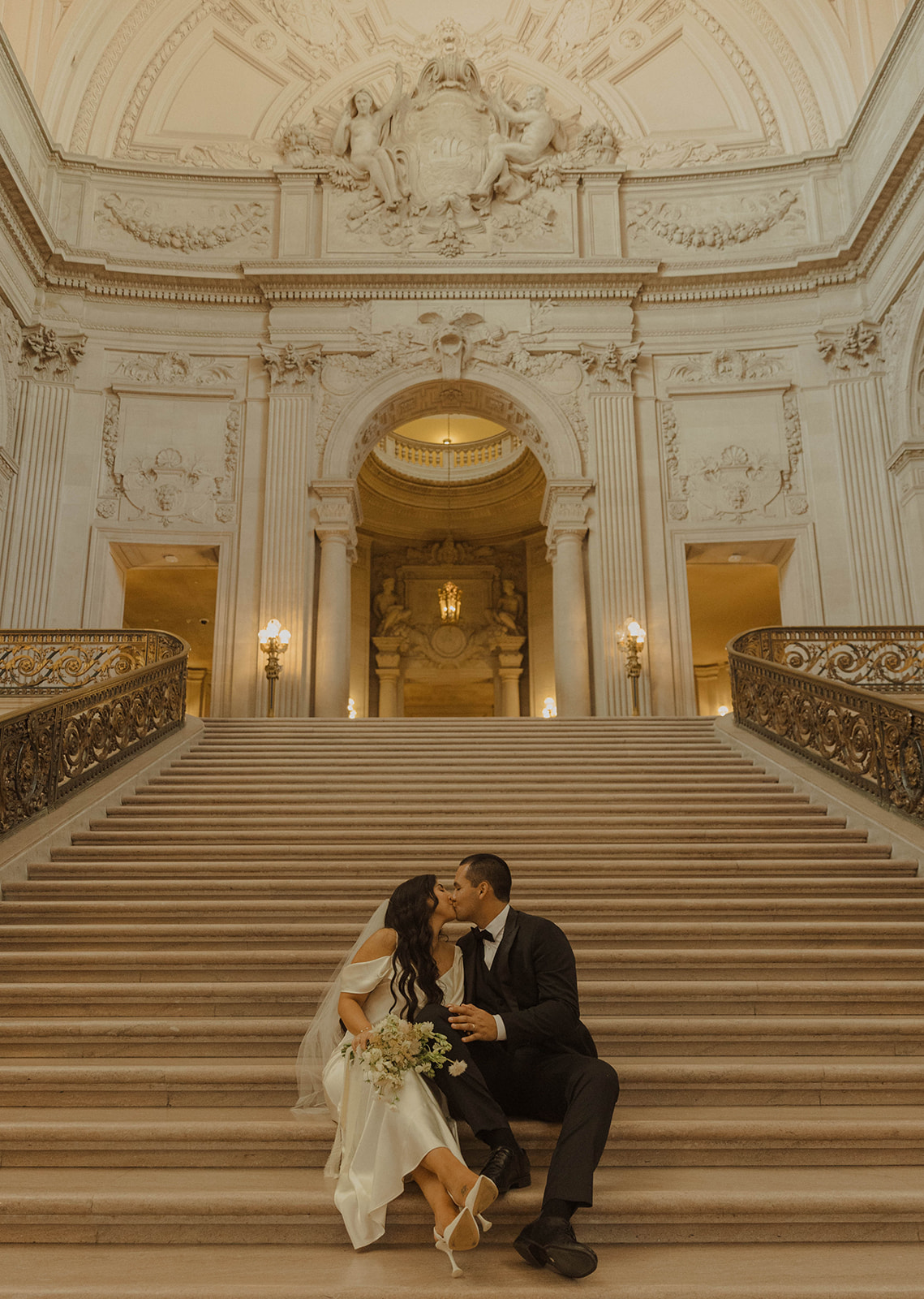 Classy San Francisco city hall microwedding photographed by Sierra Brook Photography