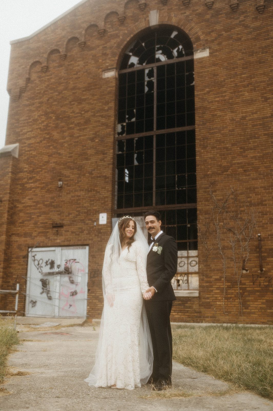 couple has their wedding at 1899 in Indianapolis Indiana