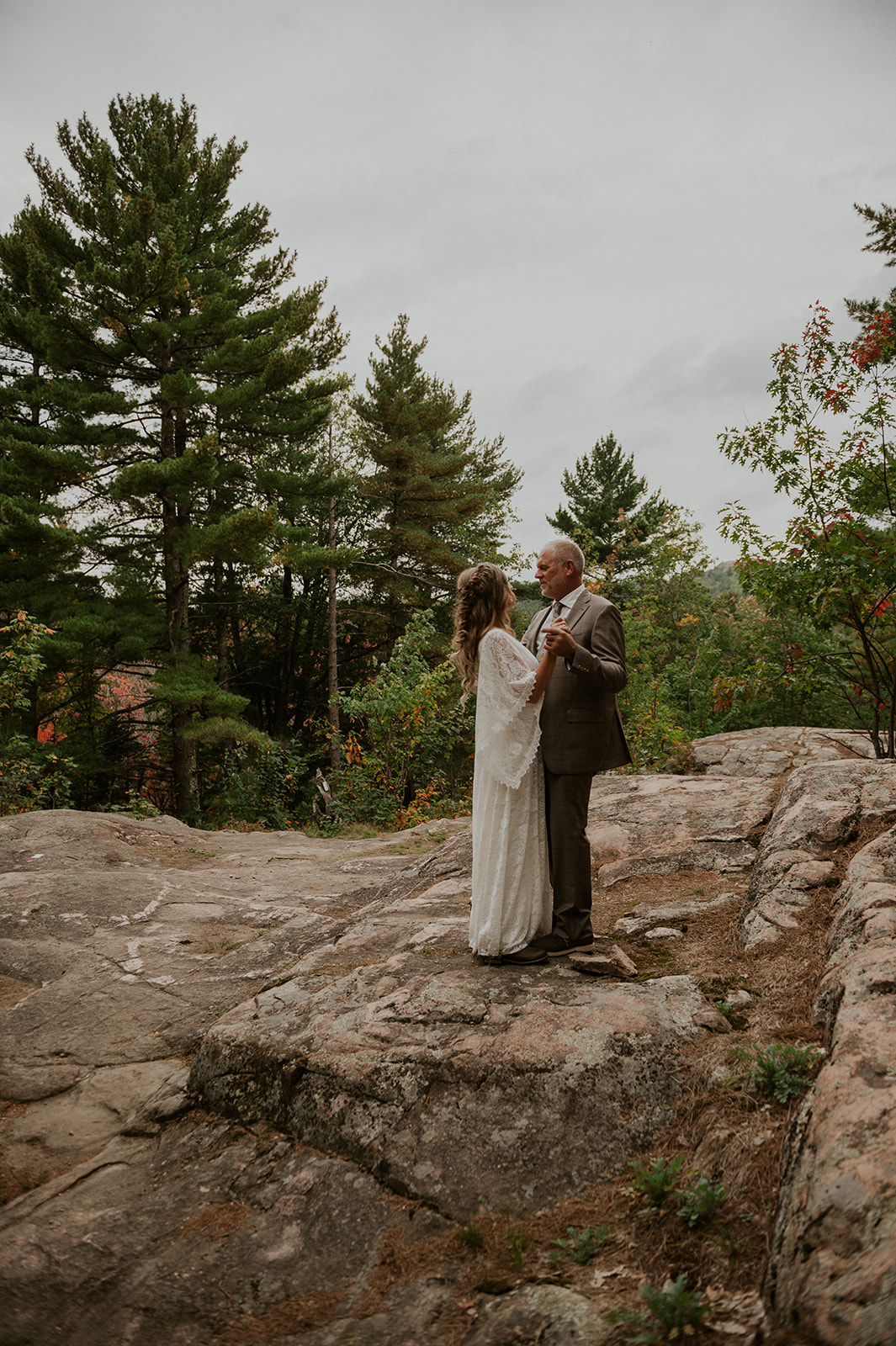 hogsback mountain elopement photography in marquette michigan