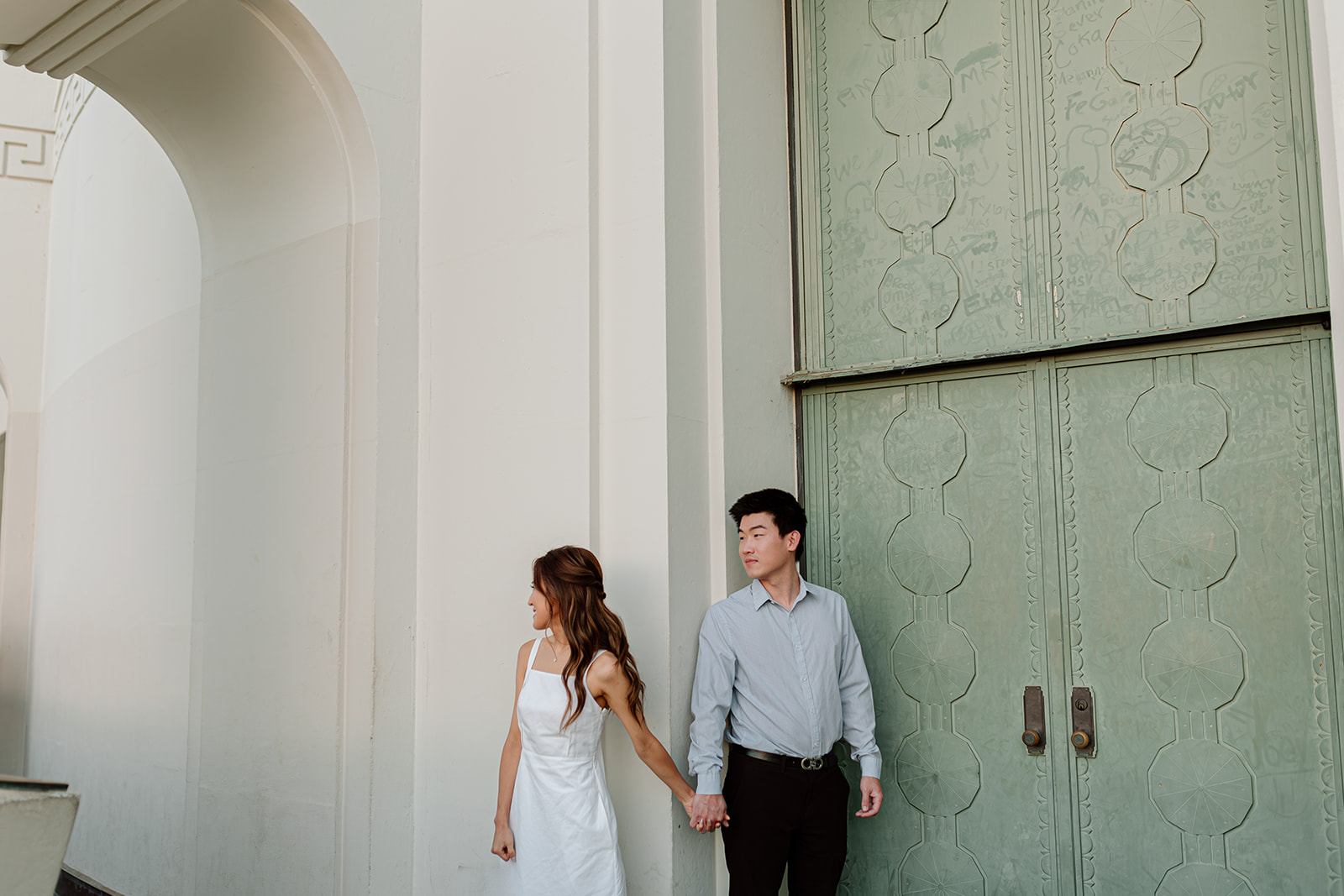 editorial sunrise engagement session with engagement couple at los angeles' griffith observatory