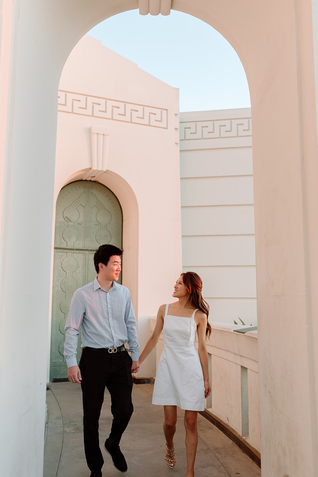 editorial sunrise engagement session with engagement couple at los angeles' griffith observatory
