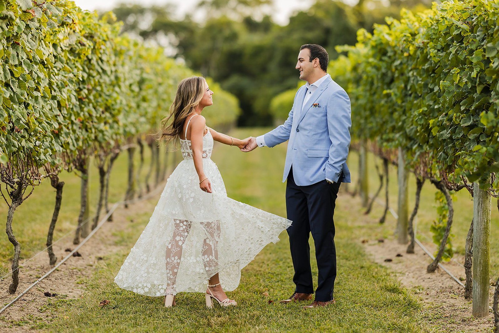 Willow Creek vinery engagement session - best location for a luxury photoshoot in South Jersey