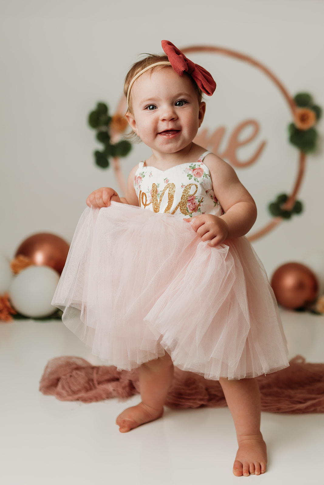Timeless Cake Smash session with Heather Ann Photography