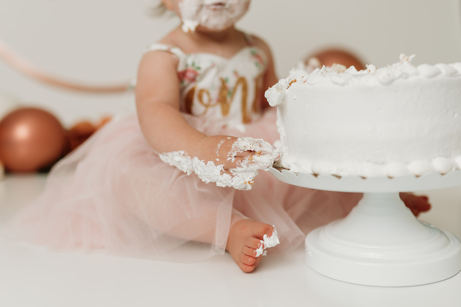 Messy cake smash with Heather Ann Photography 