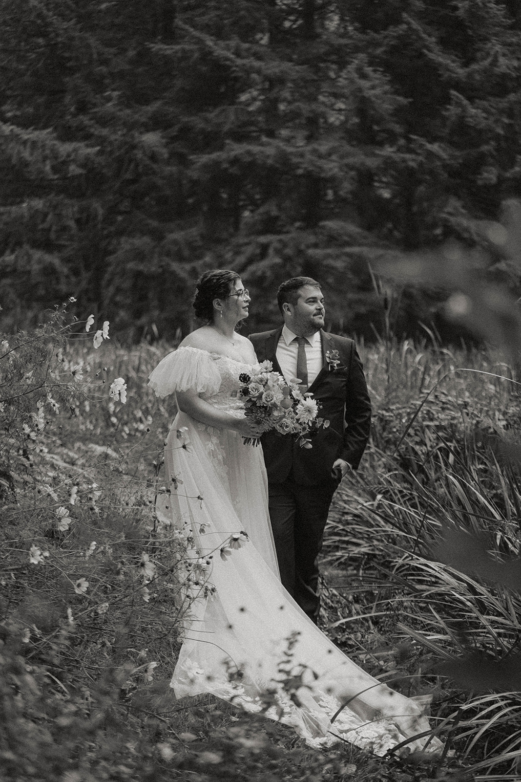 Stunning bridal portrait at Bridal Veil Lakes in Oregon