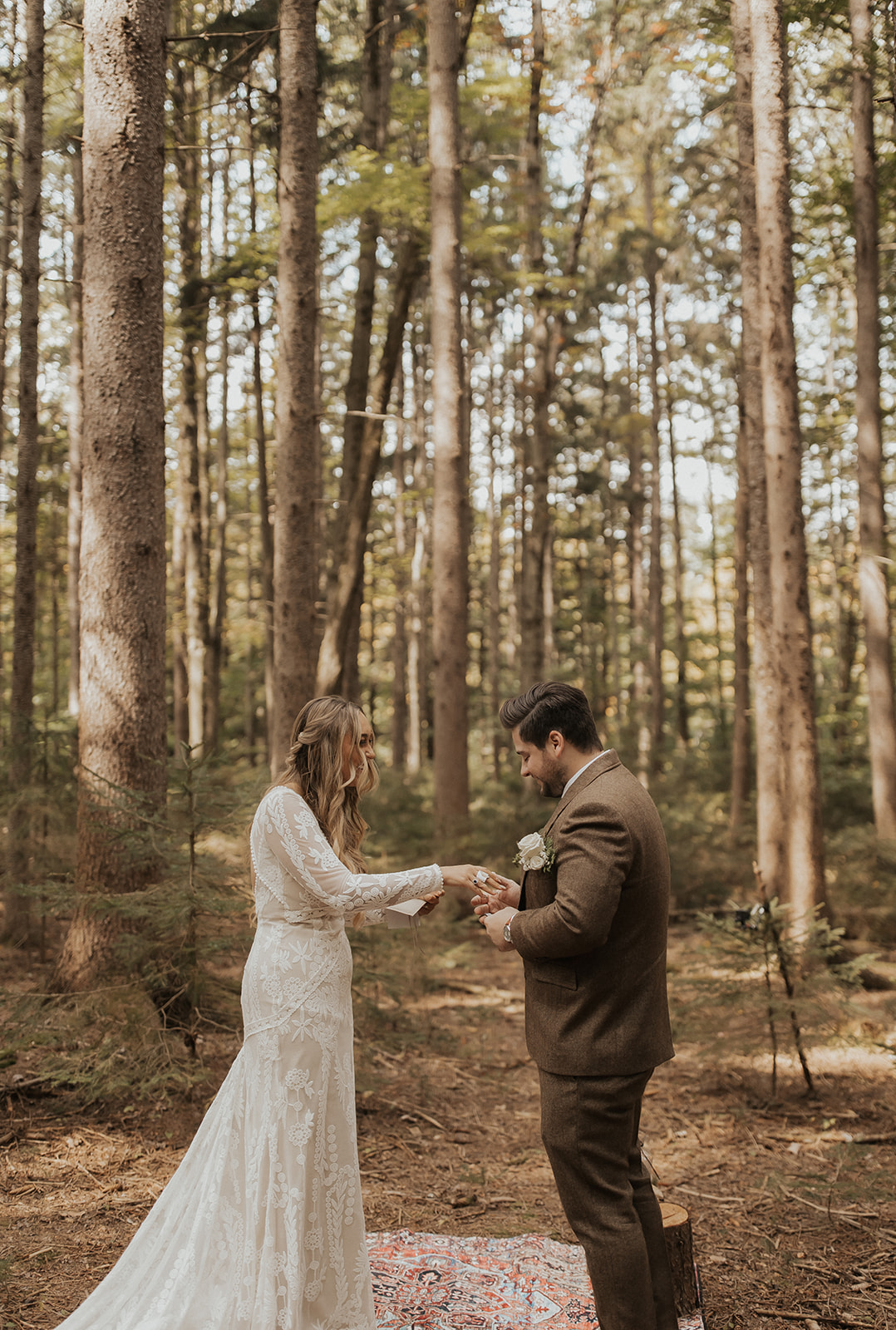 Romantic woodsy wedding in the pines