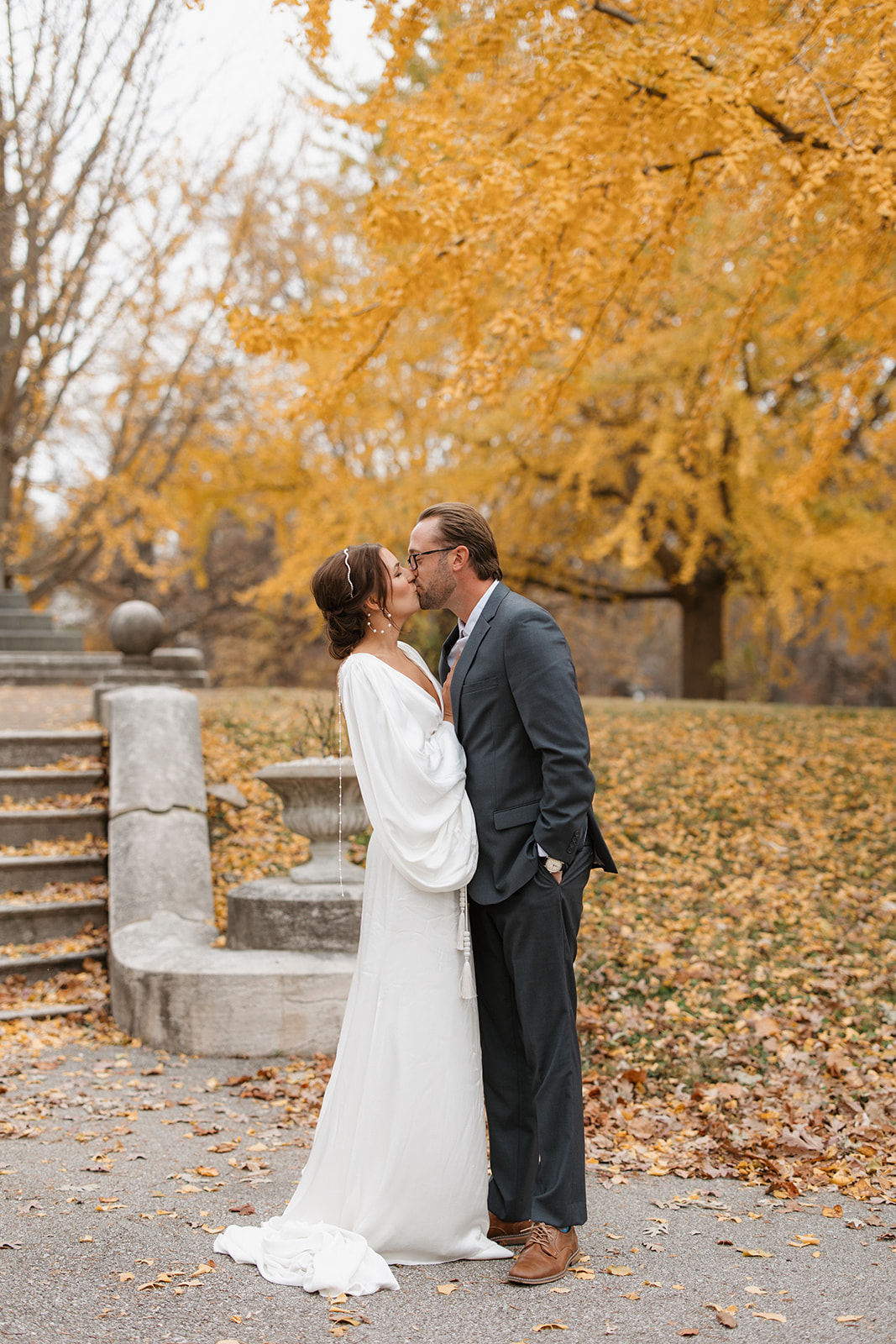 Couple kissing in Lafayette Square wedding photos