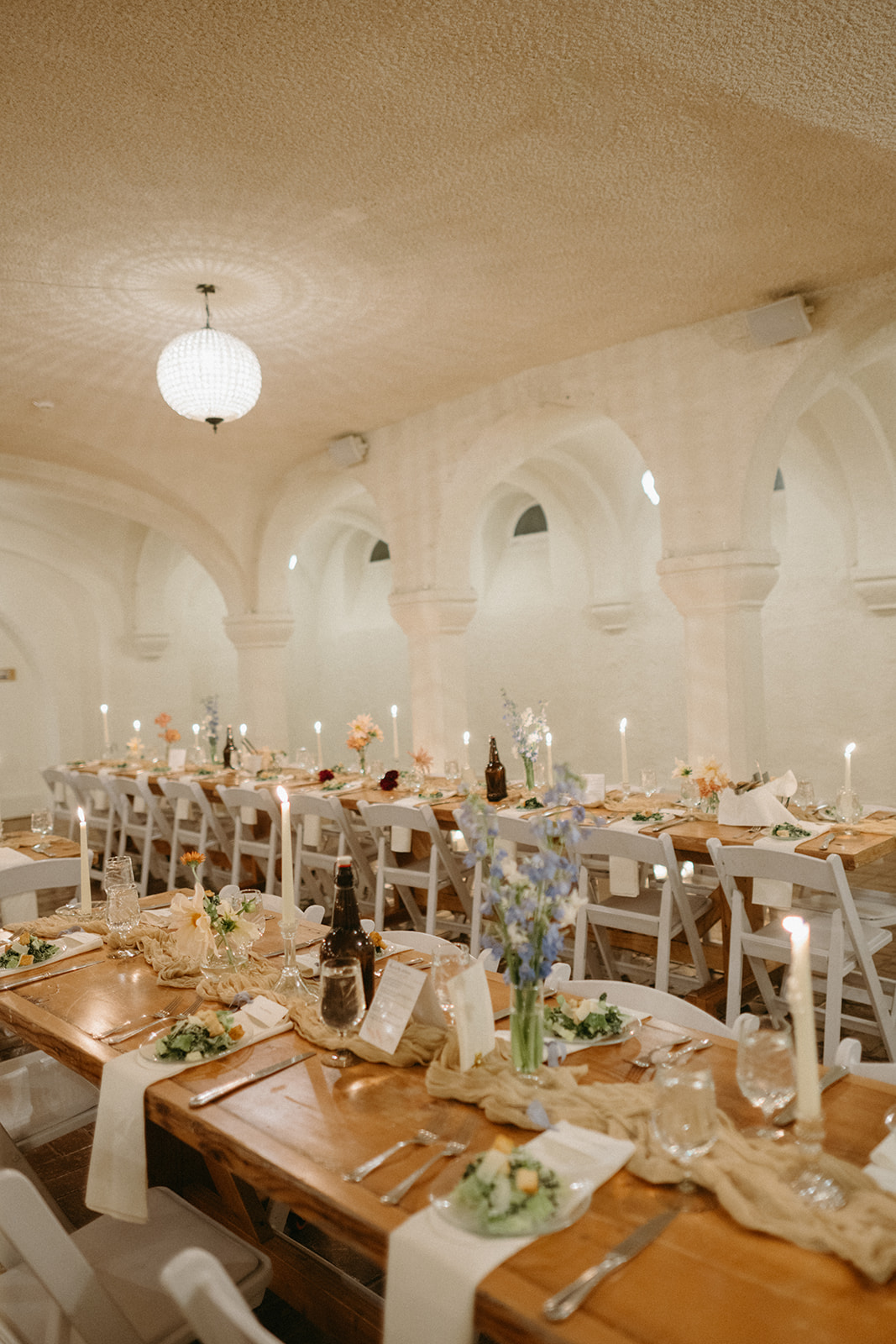 Intimate, timeless, and vintage-inspired wedding in St. Louis at the Boo Cat Club.