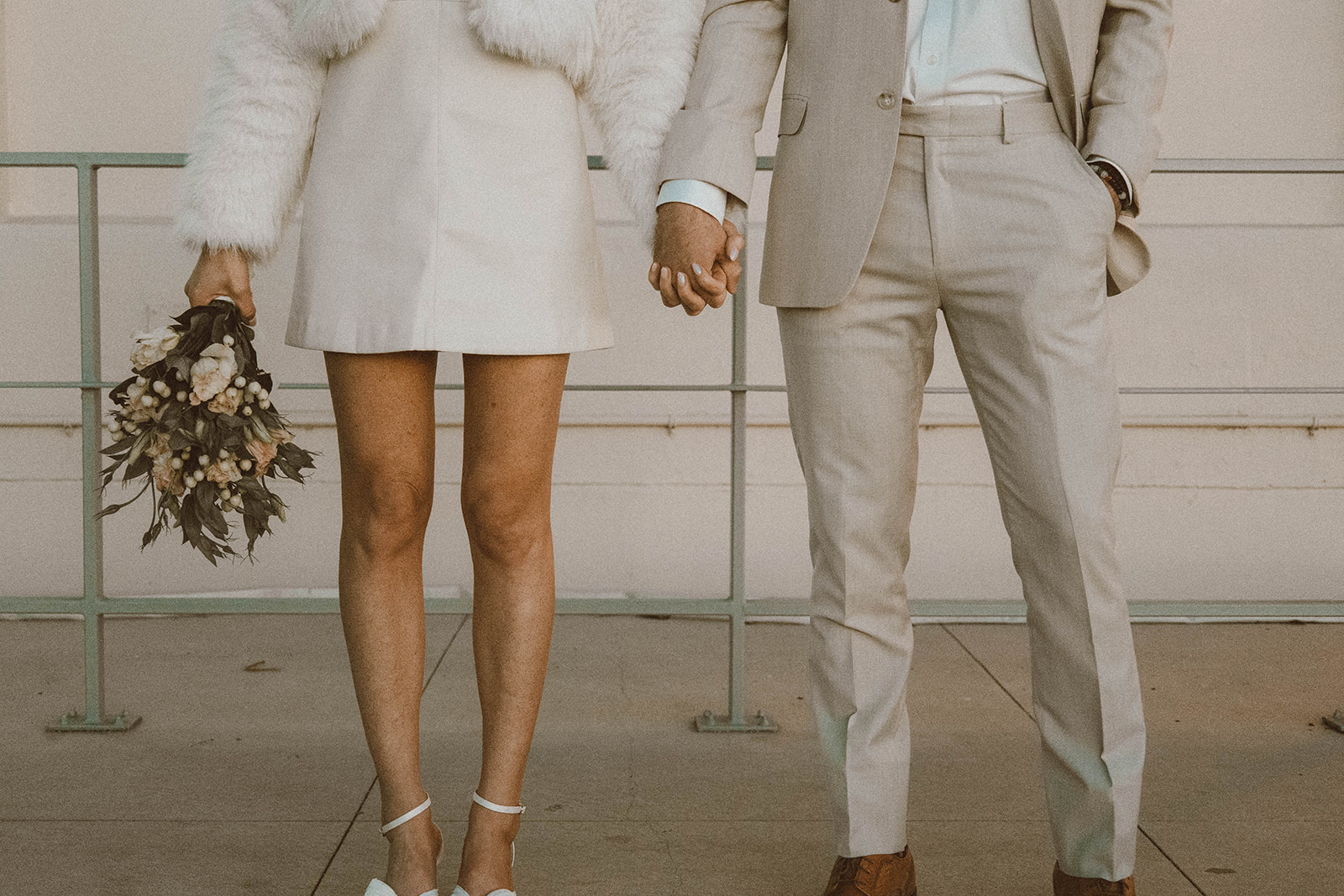 chic courthouse wedding details