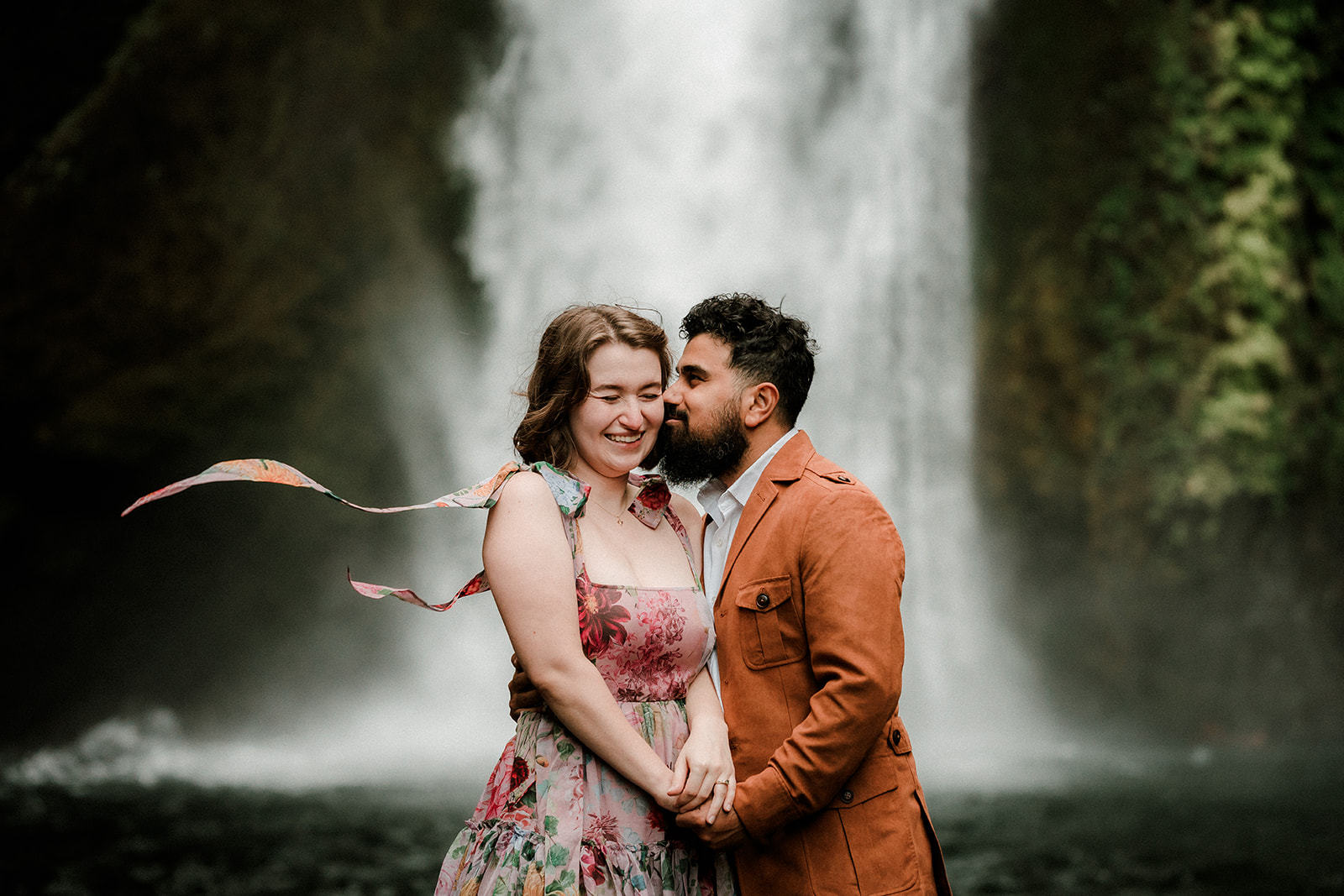 Beautiful and moody engagement photoshoot with couple at Wahclella Falls Engagement session