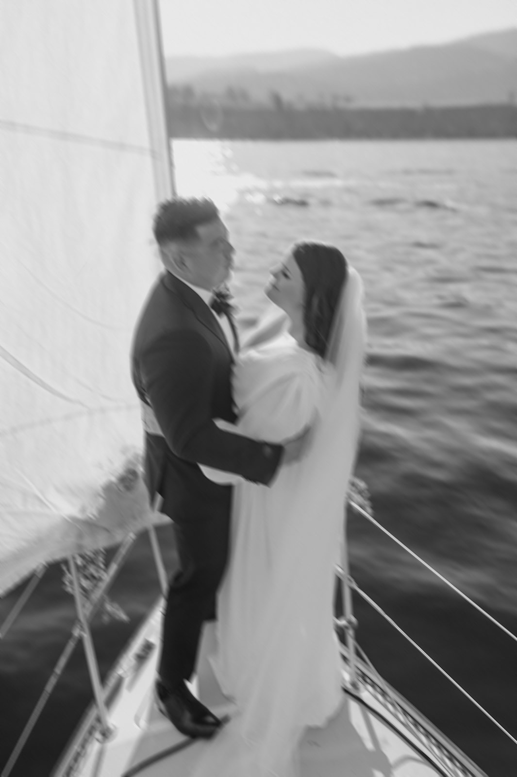 italian-inspo-sailboat-elopement-photographer
