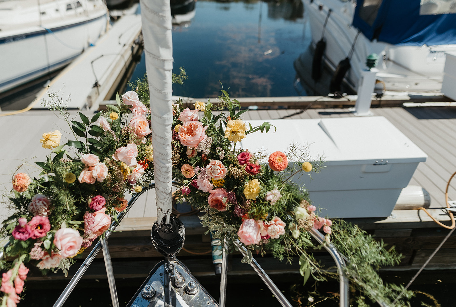 kelowna-sailboat-elopement-fleuRich-creations-wedding-flowers