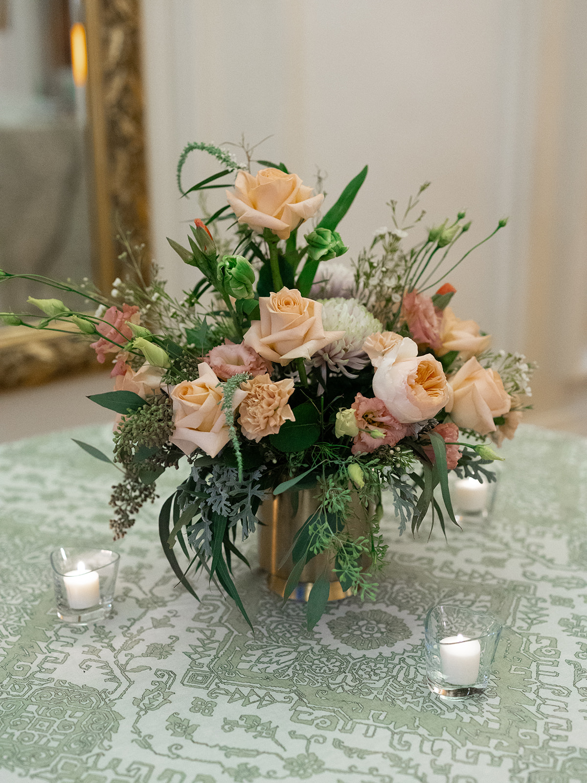 centerpiece and linen at DAR constitution hall wedding 