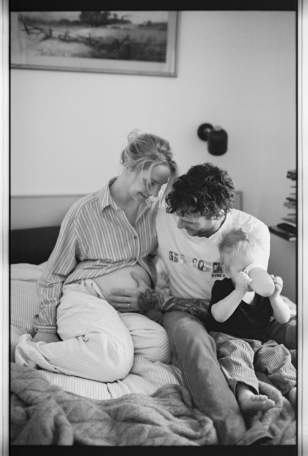 kelowna family film and documentary family photography at home, 35mm film, maternity, pancakes, cuddles,