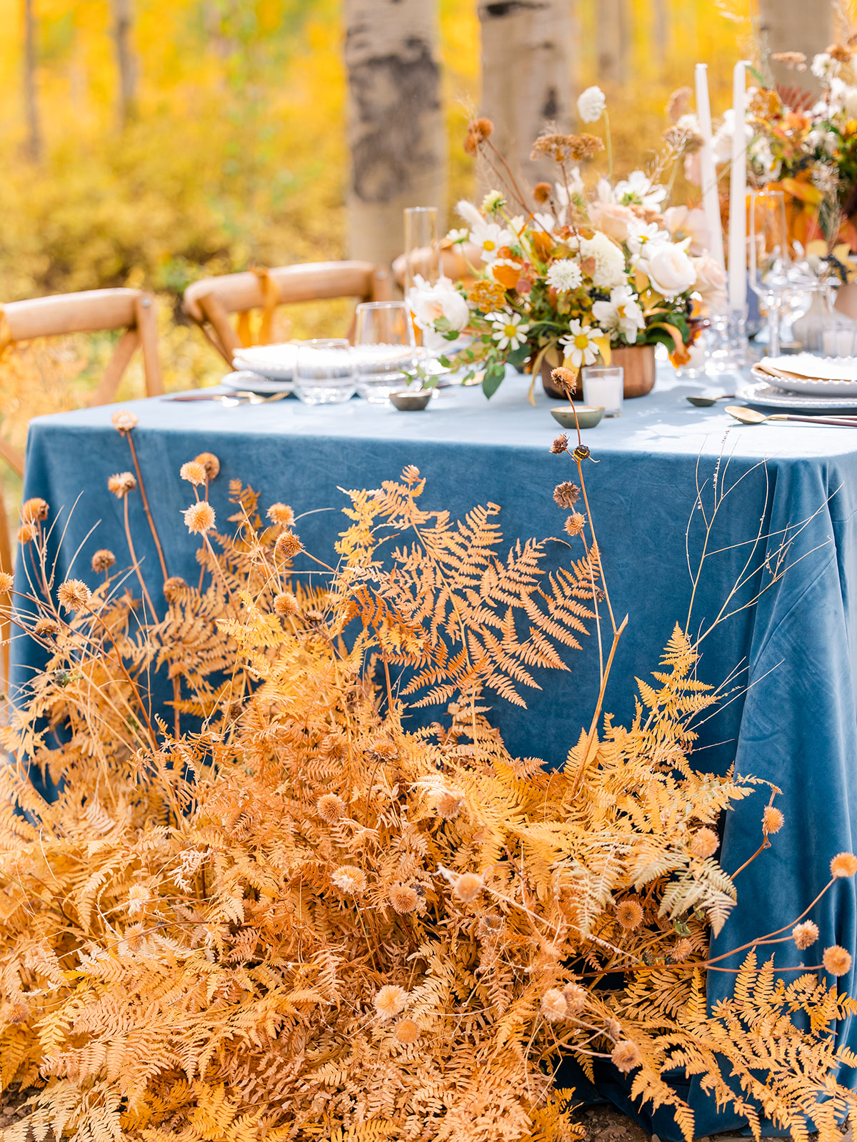 blue and gold wedding colors