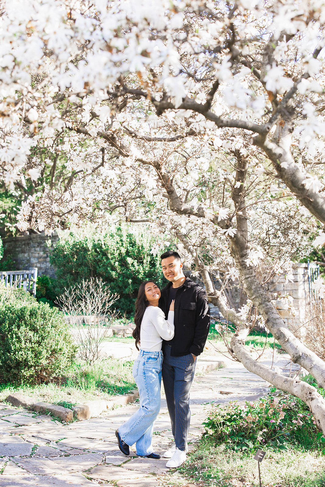 couples cherry blossom photos at bishops garden 