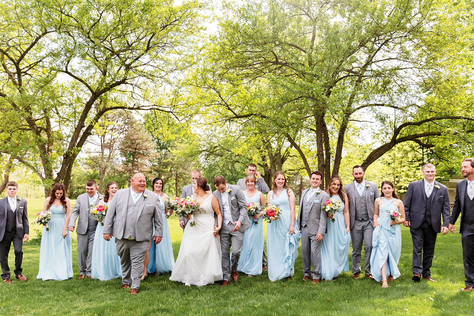 Spring wedding in ohio